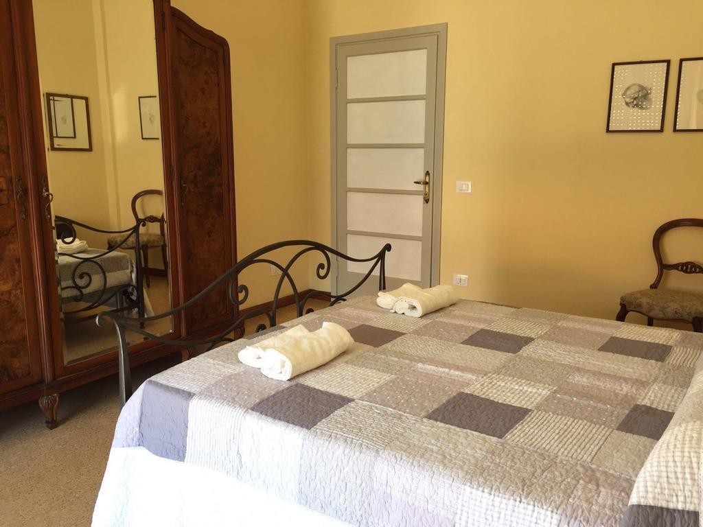 Affittacamere del viaggiatore Ancona Esterno foto