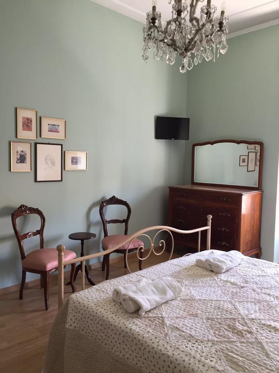 Affittacamere del viaggiatore Ancona Esterno foto